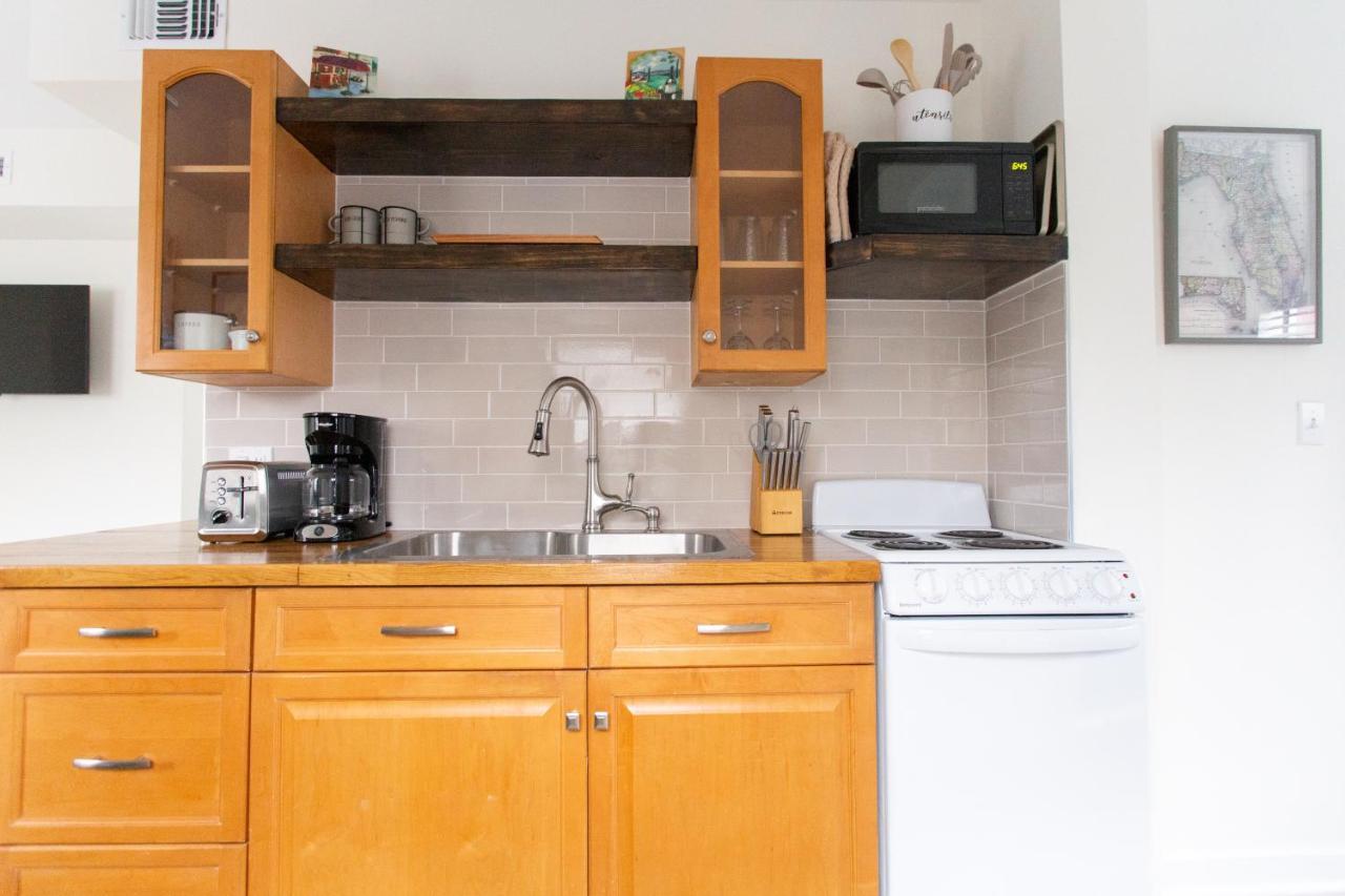Central & Comfortable Home Walk To The Beach! Jacksonville Beach Bagian luar foto