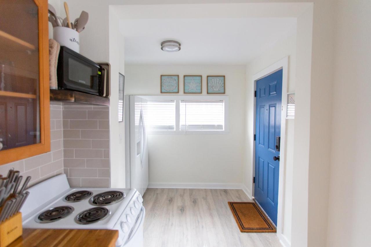Central & Comfortable Home Walk To The Beach! Jacksonville Beach Bagian luar foto