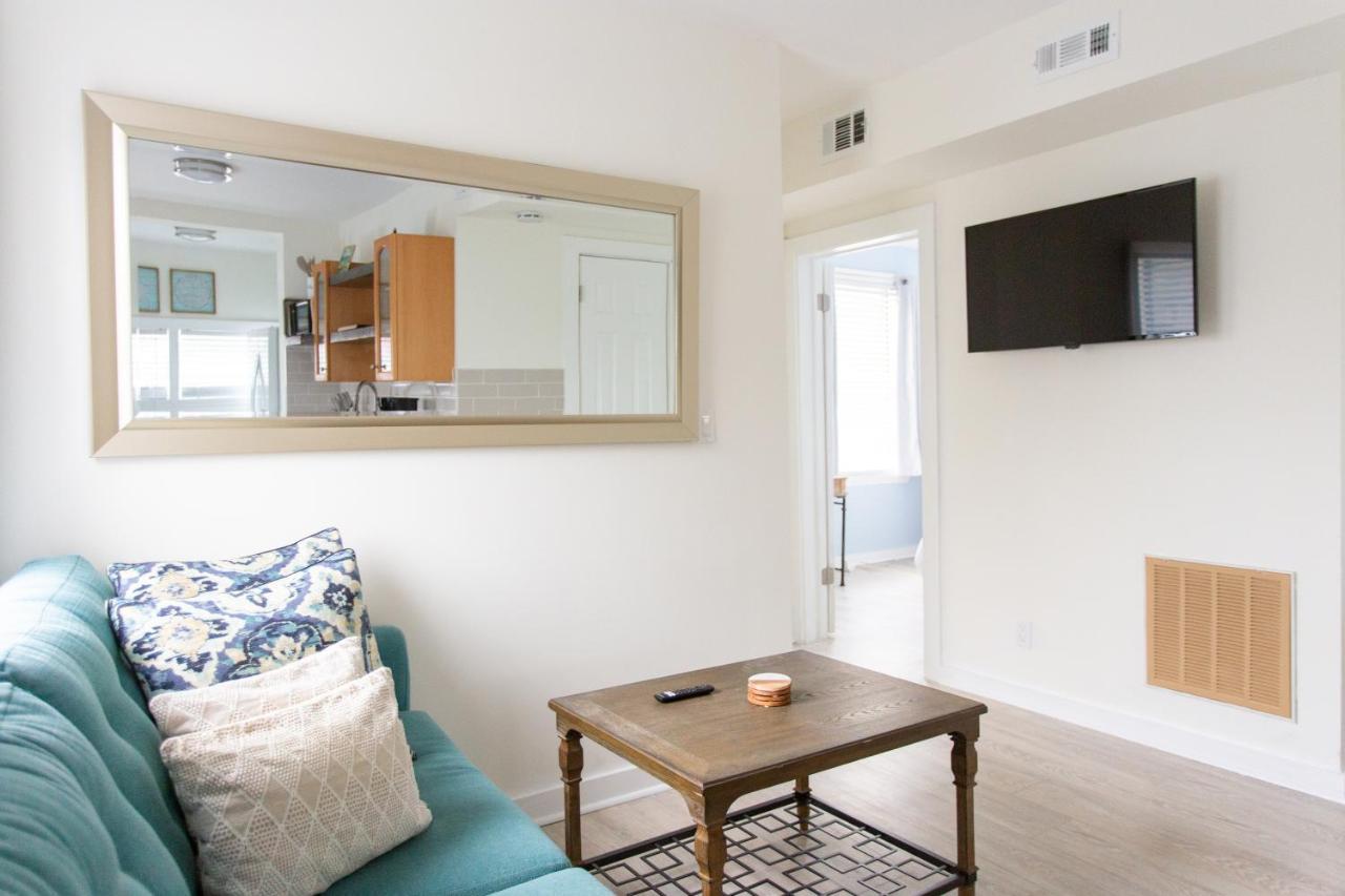 Central & Comfortable Home Walk To The Beach! Jacksonville Beach Bagian luar foto
