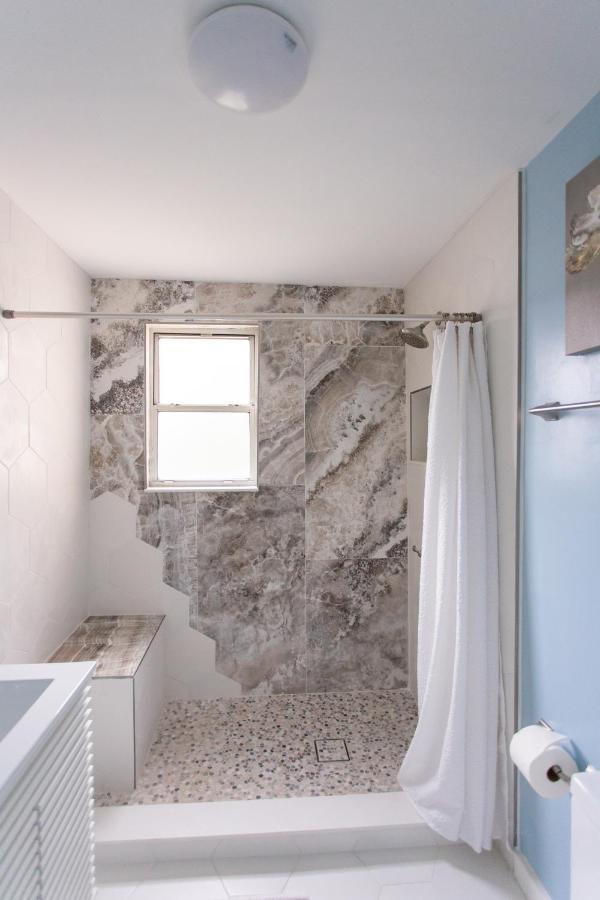 Central & Comfortable Home Walk To The Beach! Jacksonville Beach Bagian luar foto