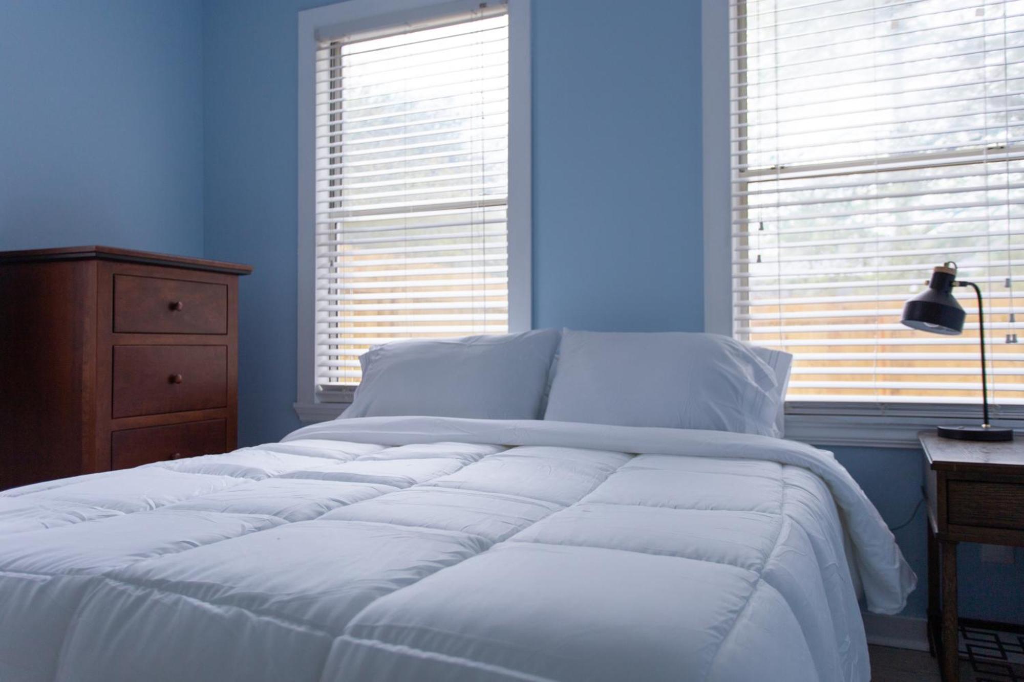 Central & Comfortable Home Walk To The Beach! Jacksonville Beach Bagian luar foto