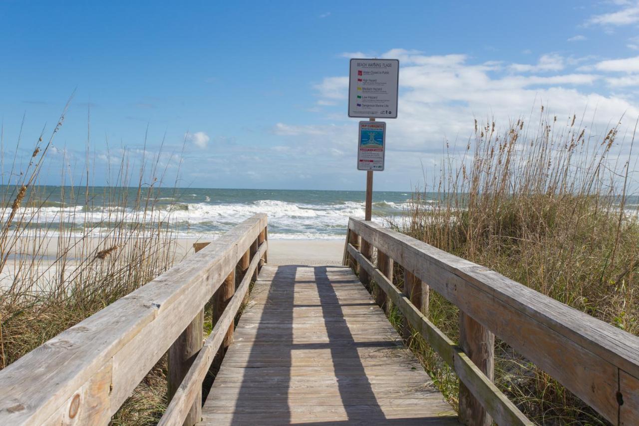 Central & Comfortable Home Walk To The Beach! Jacksonville Beach Bagian luar foto